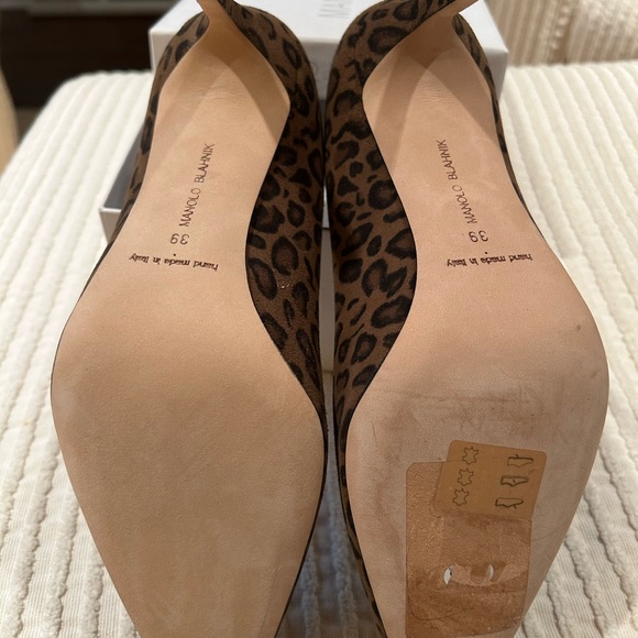 Manolo Blahnik BB90 Suede Leopard Print Pumps - MSRP $850 - Picture 6 of 7